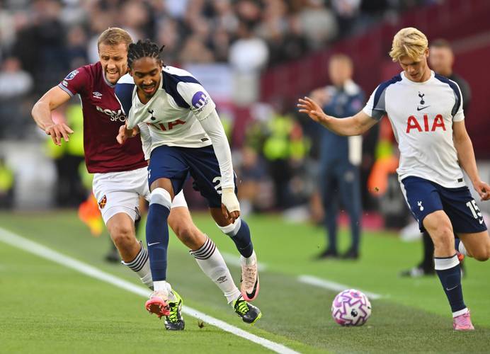 哈特11中8轰21分6板，本赛季首发9场取得8胜1负（哈特11投8中砍21分6篮板，本季先发9场助球队豪取8胜1负）