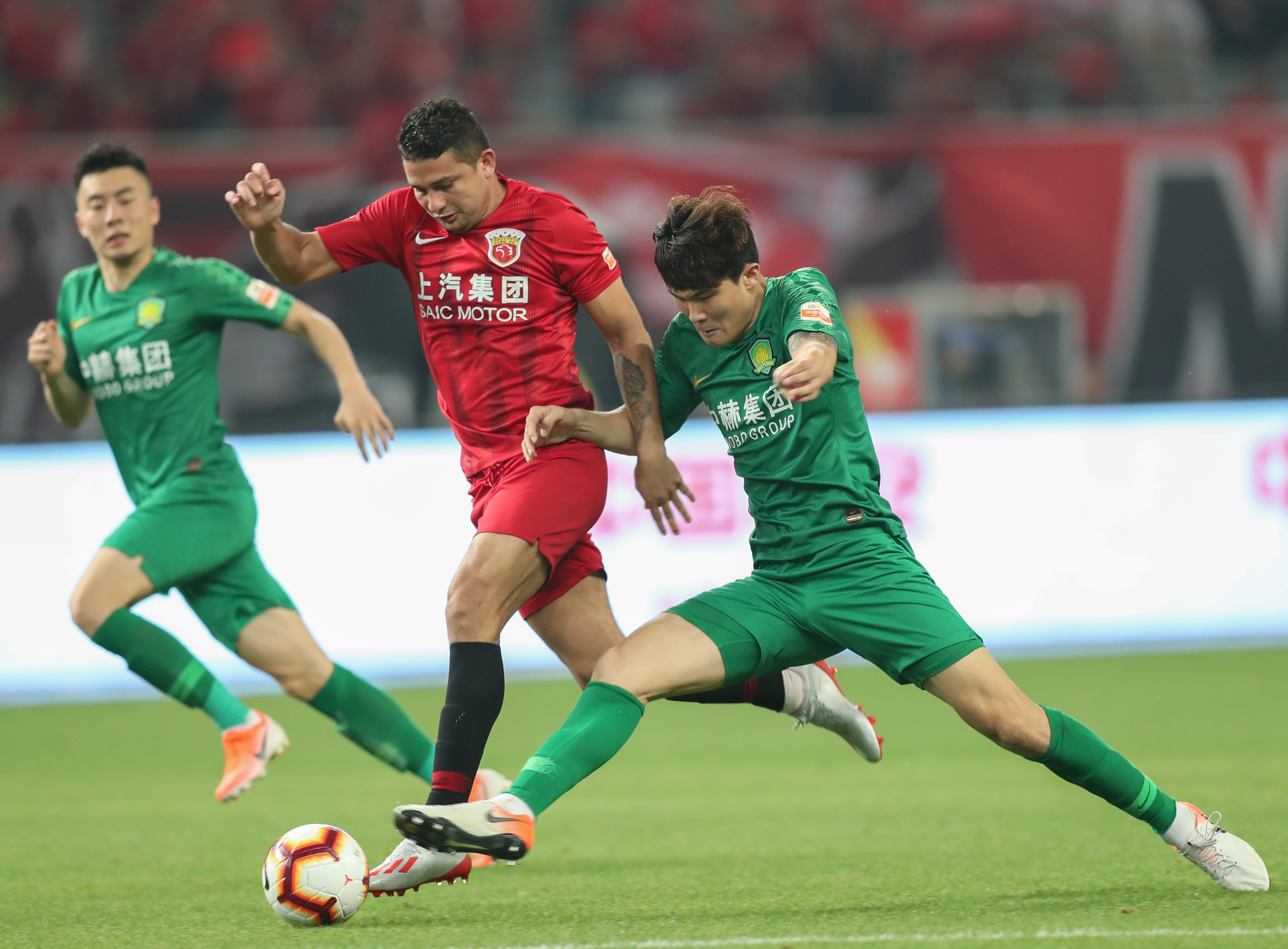 东体：国足年轻化不是面子工程，塞鸟、侯永永等应有一席之地（东体：国足年轻化非作秀，塞鸟、侯永永等应获入选机会）