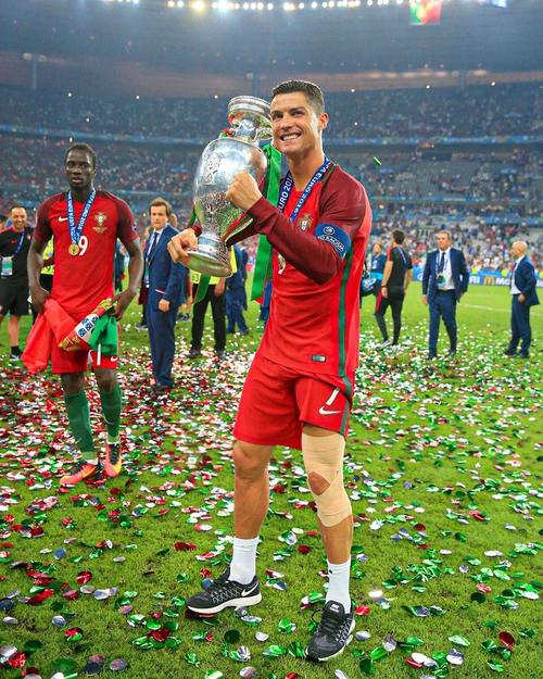 比塞克：不考虑转会问题；我必须持续出场才有机会踢世界杯（比塞克：暂不谈转会，唯有持续上场才能叩开世界杯大门）