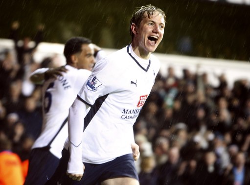 博主：今天中午河南队已抵达足协杯决赛地苏州，并进驻赛区（博主称河南队今日中午抵达苏州足协杯决赛地并已进驻赛区）