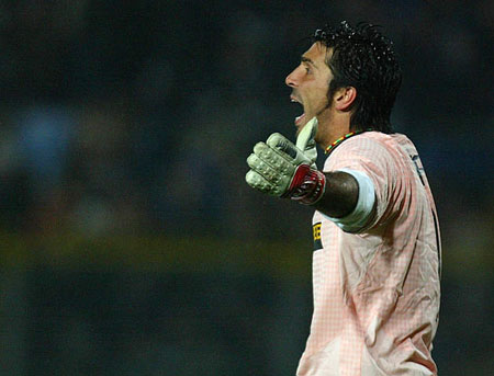 荷兰进攻体系流畅自然（荷兰进攻体系运转自如）