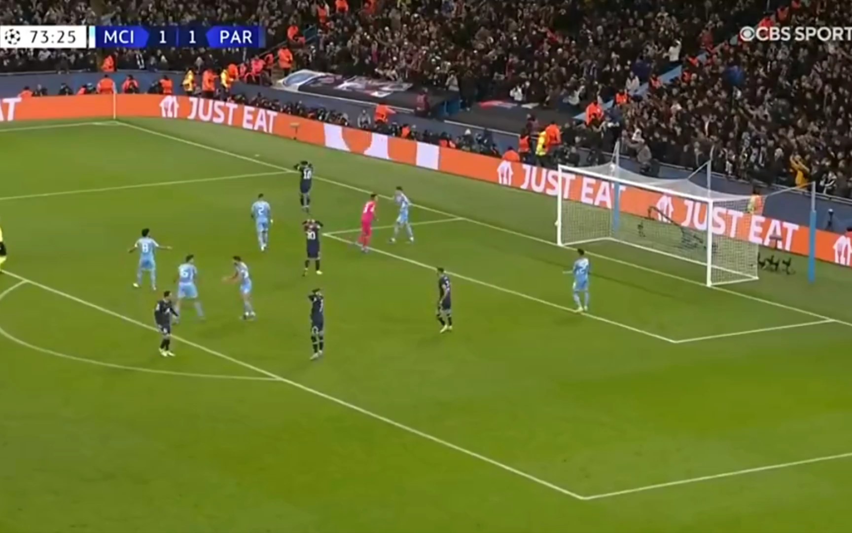 荷媒：利物浦有意阿尔克马尔新星斯密特，斯洛特对其很欣赏（荷媒：利物浦关注阿尔克马尔新秀斯密特，斯洛特青睐有加）